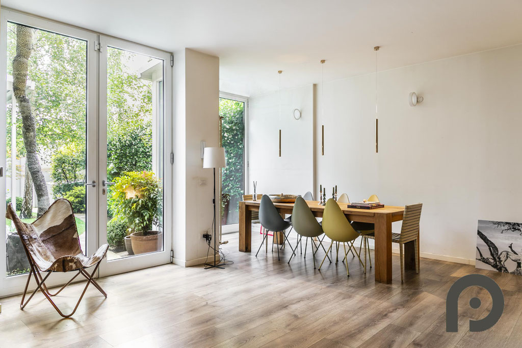 Milano (Cenisio/Firenze) Loft di design su due livelli con giardino