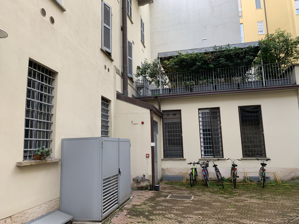 Milano (Corso Italia/Santa Sofia) - Ristorante/Negozio