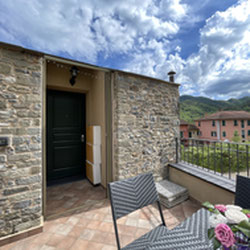 Garlenda (Alassio) Ottimo trilocale con terrazzo