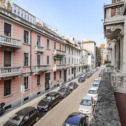 Milano (Cenisio/Piazza Firenze) Elegante Bilocale di 82 mq in Stabile d’Epoca