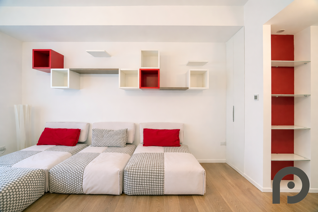 Milano (Crocetta/Missori) Elegante due locali ristrutturato a nuovo