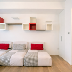 Milano (Crocetta/Missori) Elegante due locali ristrutturato a nuovo