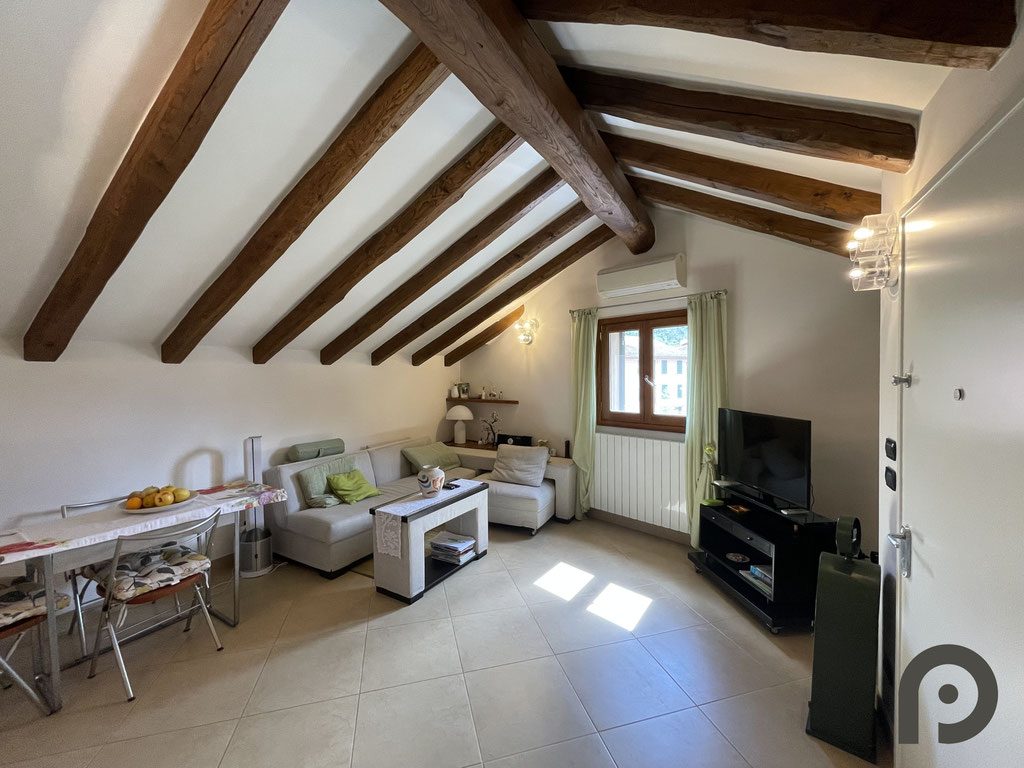 Garlenda (Alassio) Ottimo trilocale con terrazzo