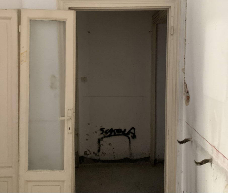 Milano (Corso Italia/Santa Sofia) - Trilocale da ristrutturare