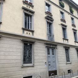 Milano (Corso Italia/Santa Sofia) - Trilocale da ristrutturare