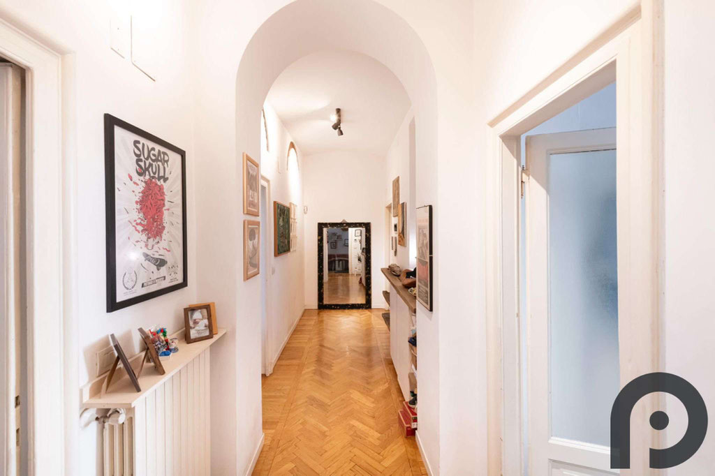 Milano (Caiazzo/Lima) Trilocale di charme in palazzo storico
