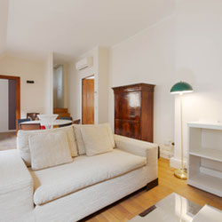 Milano - Quadrilatero della Moda (Metro Montenapoleone o San Babila) - Trilocale di charme