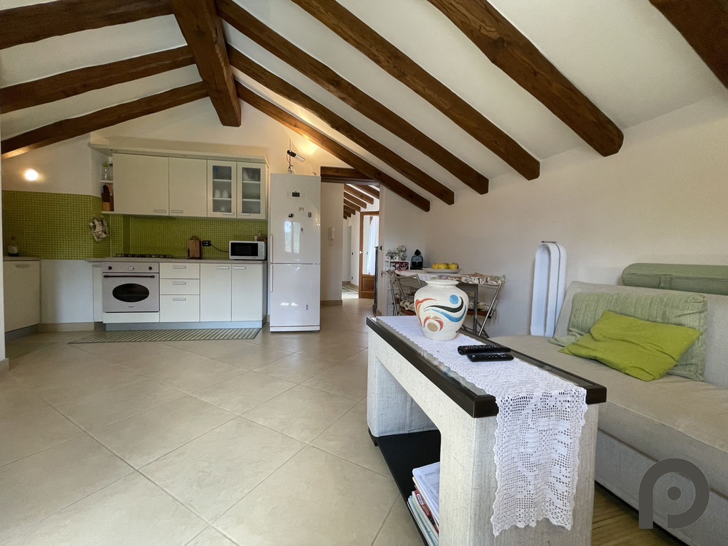 Garlenda (Alassio) Ottimo trilocale con terrazzo