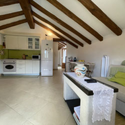 Garlenda (Alassio) Ottimo trilocale con terrazzo