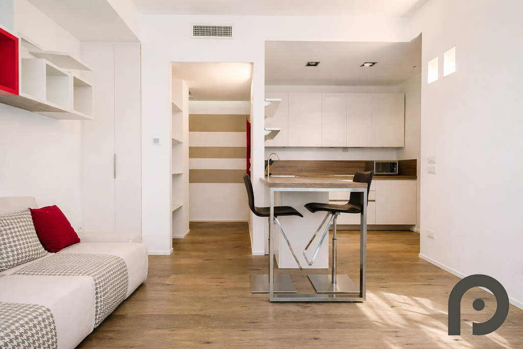 Milano (Crocetta/Missori) Elegante due locali ristrutturato a nuovo