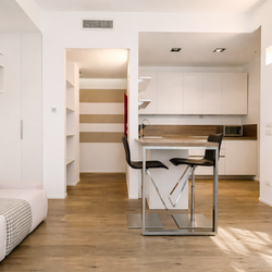 Milano (Crocetta/Missori) Elegante due locali ristrutturato a nuovo