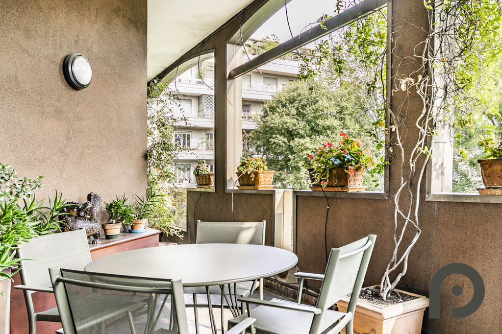Milano (Quadronno/Guastalla) Spaziosa dimora con terrazzo