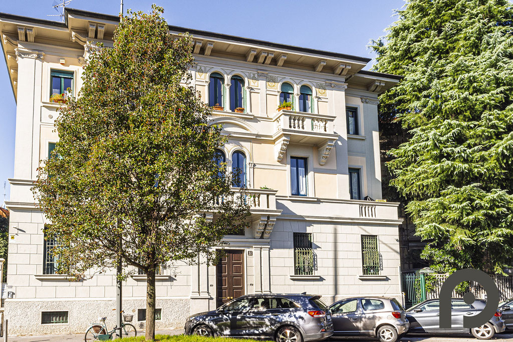 Milano (Maggiolina/Zara) Trilocale ristrutturato in contesto d'epoca