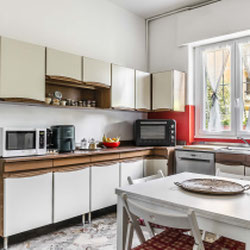Milano ( Bande Nere ) Trilocale con giardino privato
