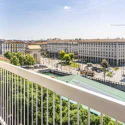 Milano (Navigli/Ticinese) Incantevole ultimo piano con vista panoramica