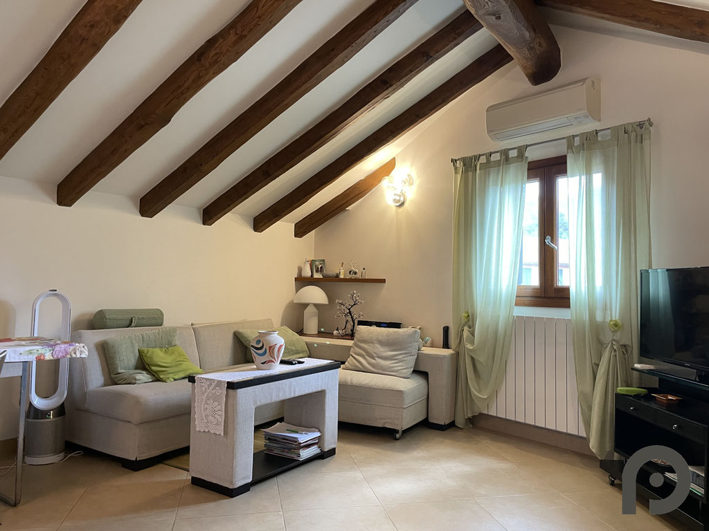 Garlenda (Alassio) Ottimo trilocale con terrazzo