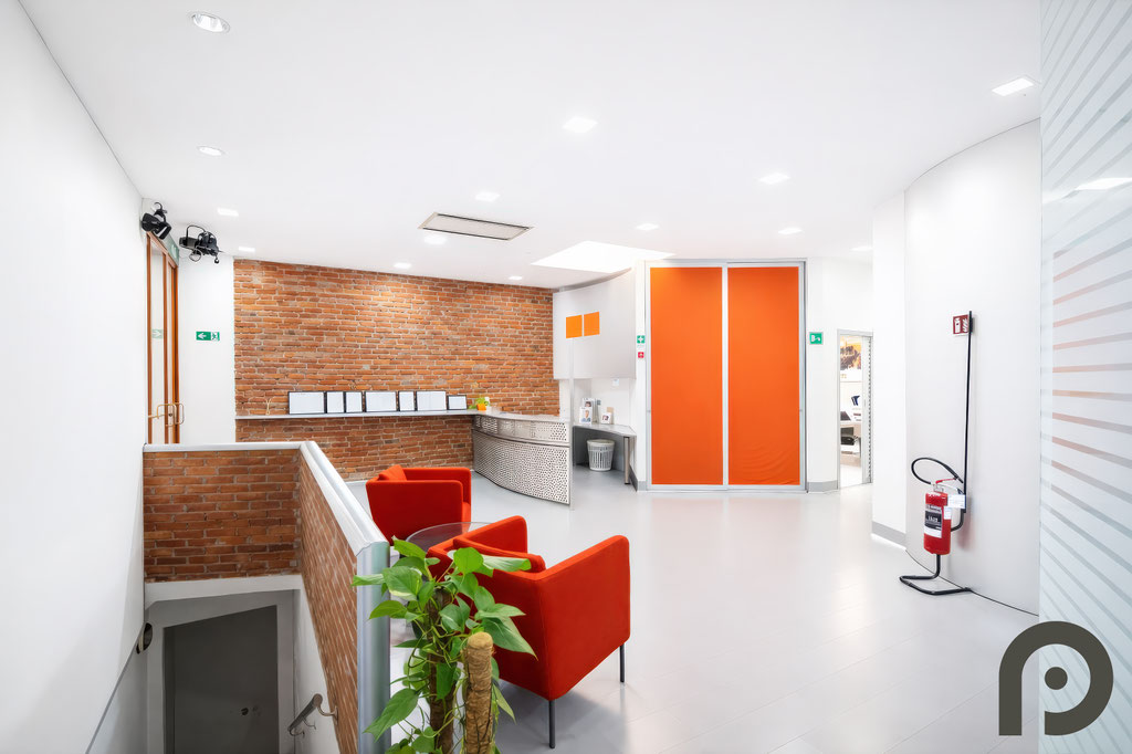 Milano (Porta Vercellina/Conciliazione) prestigioso ufficio in palazzo d'epoca