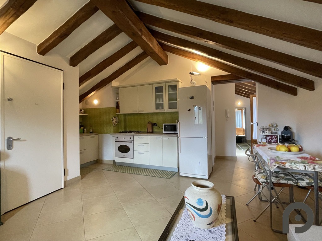Garlenda (Alassio) Ottimo trilocale con terrazzo