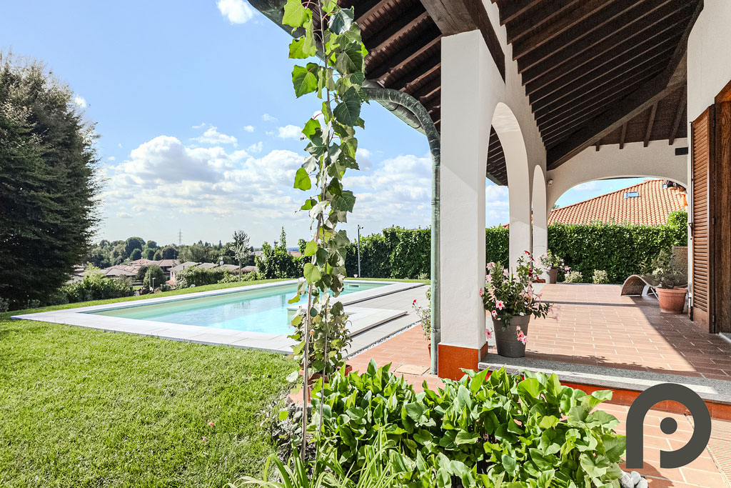 Cermenate - Villa unifamilare con piscina e vista panoramica