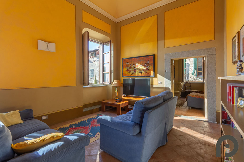 Villafranca In Lunigiana (Borgo Filetto) Palazzo d'epoca con box e giardino