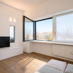 Milano (Crocetta/Missori) Elegante due locali ristrutturato a nuovo