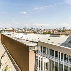 Milano (Navigli/Ticinese) Incantevole ultimo piano con vista panoramica