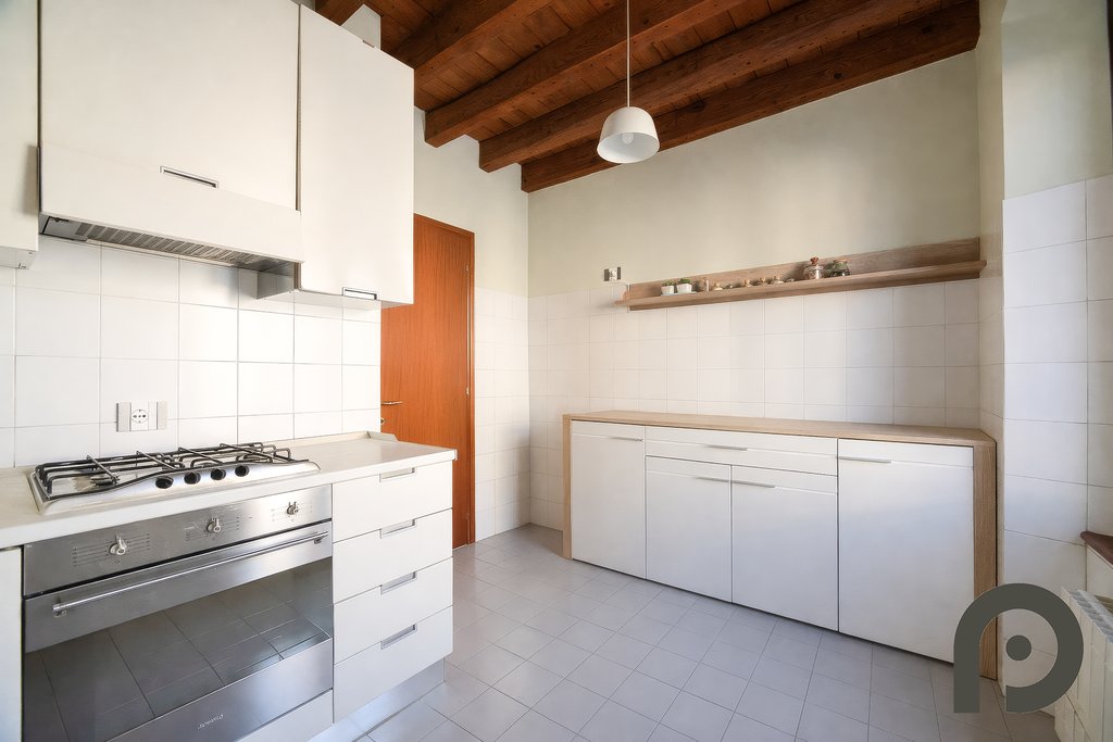 Milano (Crocetta/Missori) Luminoso trilocale su due livelli