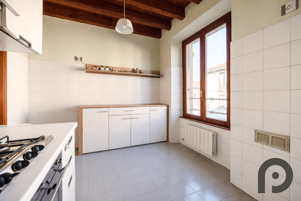 Milano (Crocetta/Missori) Luminoso trilocale su due livelli