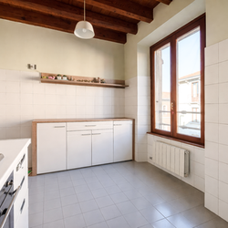 Milano (Crocetta/Missori) Luminoso trilocale su due livelli