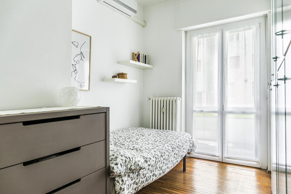 Milano ( Bande Nere ) Trilocale con giardino privato