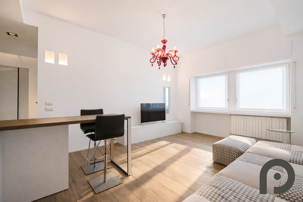 Milano (Crocetta/Missori) Elegante due locali ristrutturato a nuovo