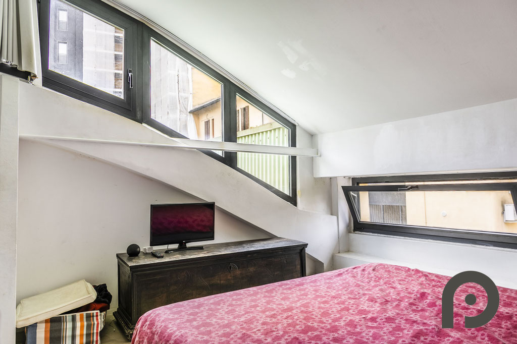 Milano (Maciachini/Derganino) Loft su due livelli con spazio esterno privato