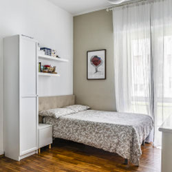 Milano ( Bande Nere ) Trilocale con giardino privato