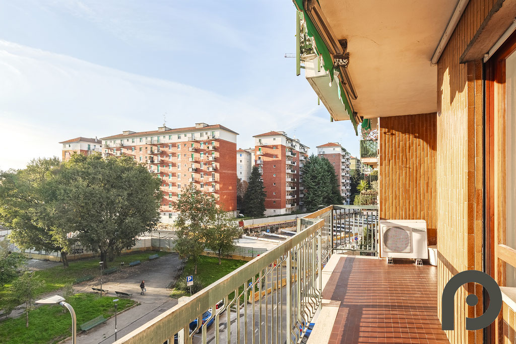 Milano (Bande Nere/Primaticcio) Luminoso appartamento di ampia metratura