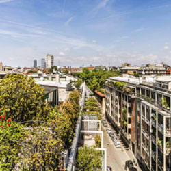 Milano (Navigli/Ticinese) Incantevole ultimo piano con vista panoramica