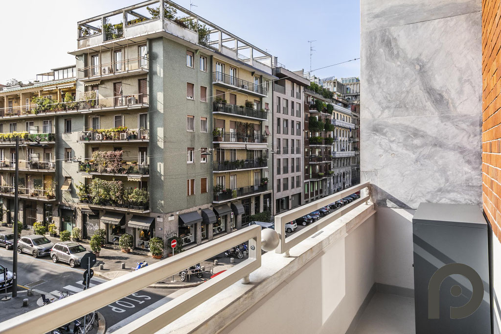Milano (Amendola/City Life) Soluzione finemente ristrutturata  in palazzo d'epoca