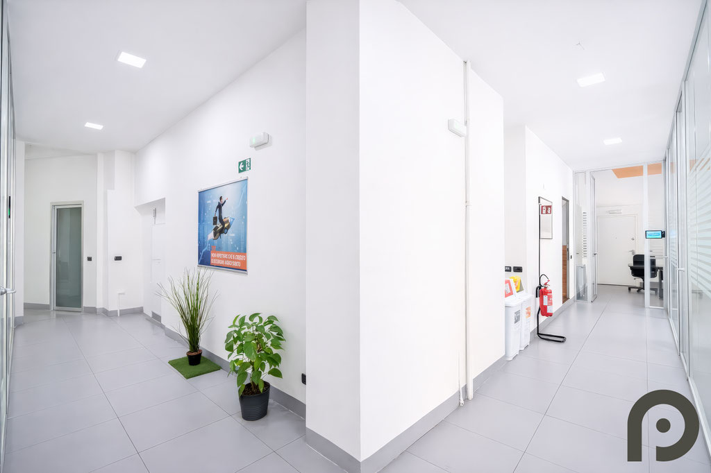 Milano (Porta Vercellina/Conciliazione) prestigioso ufficio in palazzo d'epoca