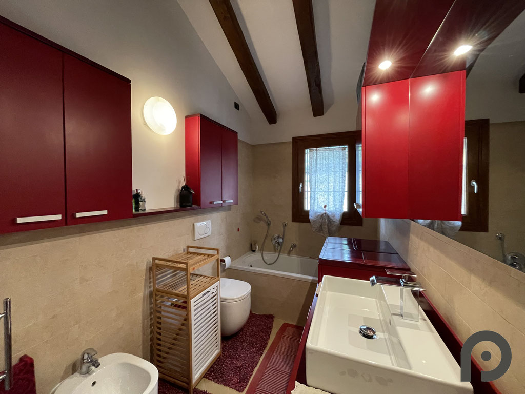 Garlenda (Alassio) Ottimo trilocale con terrazzo