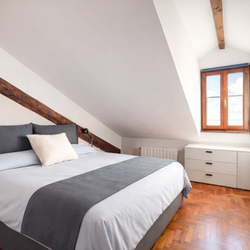 Milano (Crocetta/Missori) Luminoso trilocale su due livelli