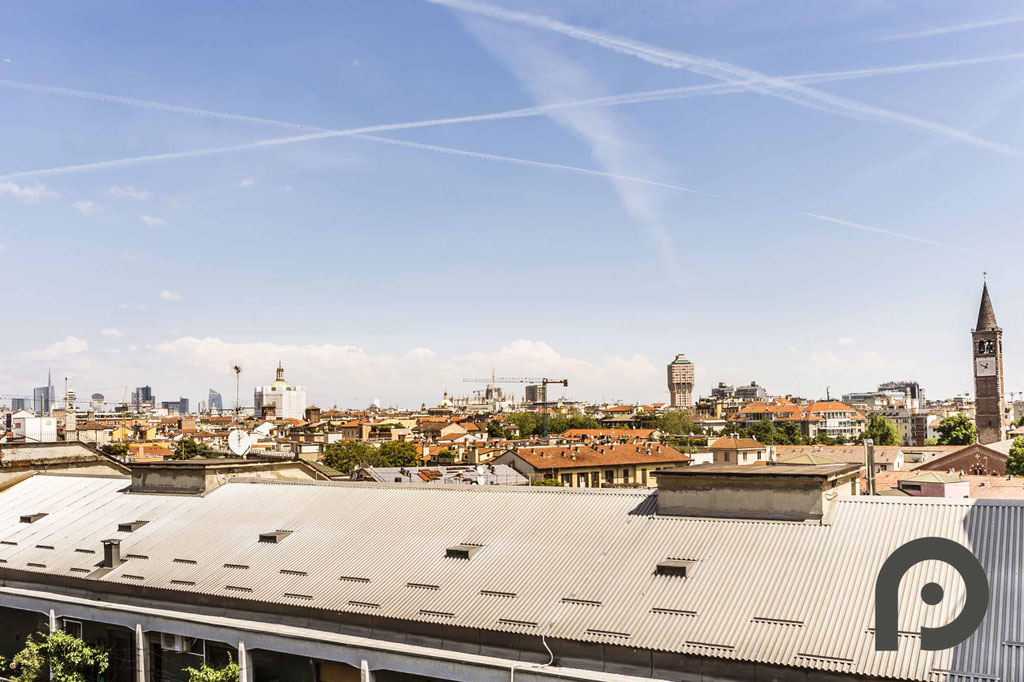 Milano (Navigli/Ticinese) Incantevole ultimo piano con vista panoramica