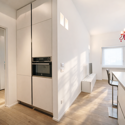 Milano (Crocetta/Missori) Elegante due locali ristrutturato a nuovo