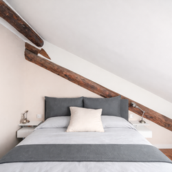 Milano (Crocetta/Missori) Luminoso trilocale su due livelli