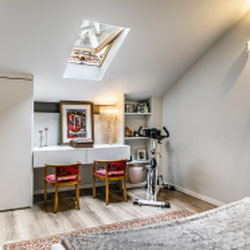 Milano (Cenisio/Firenze) Loft di design su due livelli con giardino