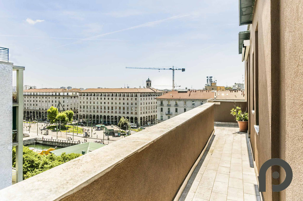 Milano (Navigli/Ticinese) Incantevole ultimo piano con vista panoramica