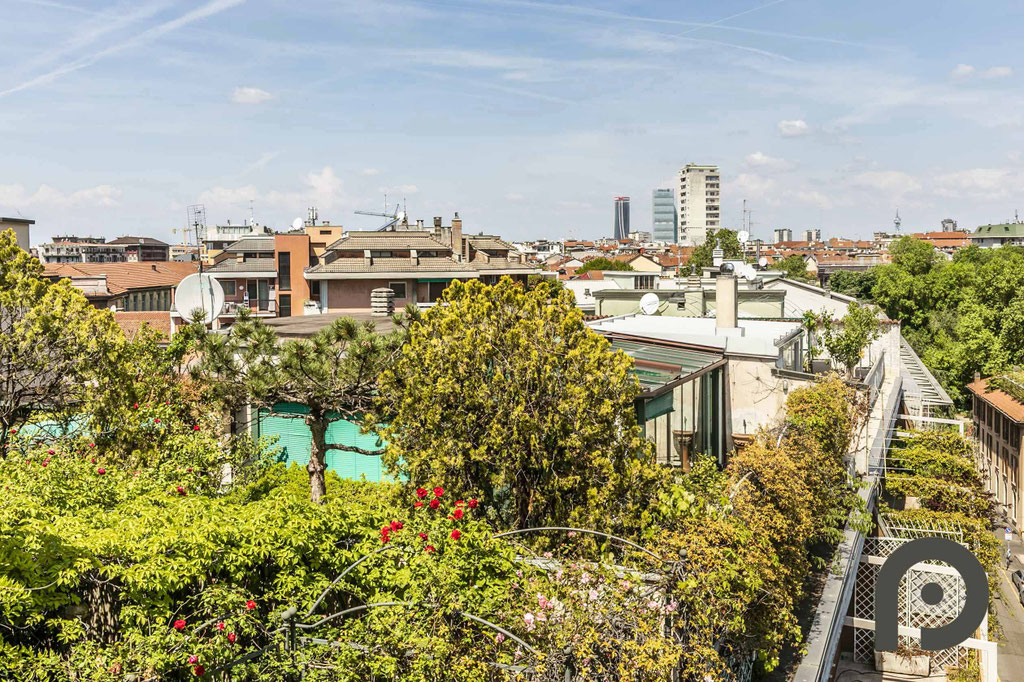 Milano (Navigli/Ticinese) Incantevole ultimo piano con vista panoramica
