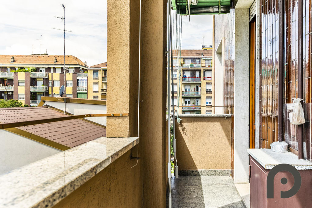 Milano (Certosa/Varesina) Quadrilocale da ristrutturare piano alto