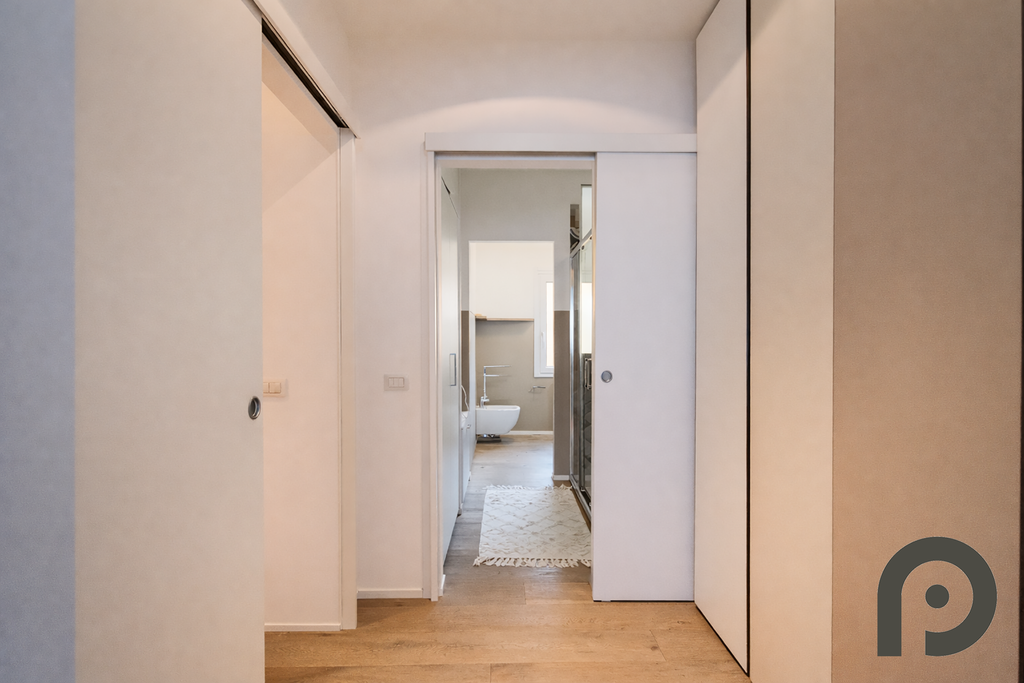 Milano (Crocetta/Missori) Elegante due locali ristrutturato a nuovo