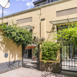 Milano (Maciachini/Derganino) Loft su due livelli con spazio esterno privato
