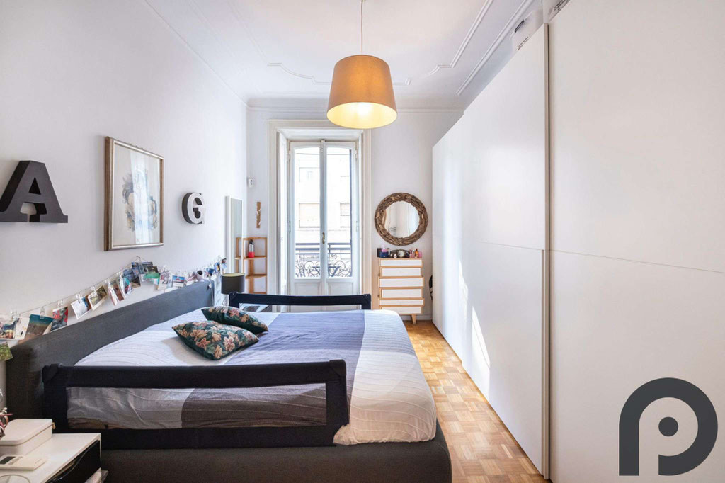 Milano (Caiazzo/Lima) Trilocale di charme in palazzo storico