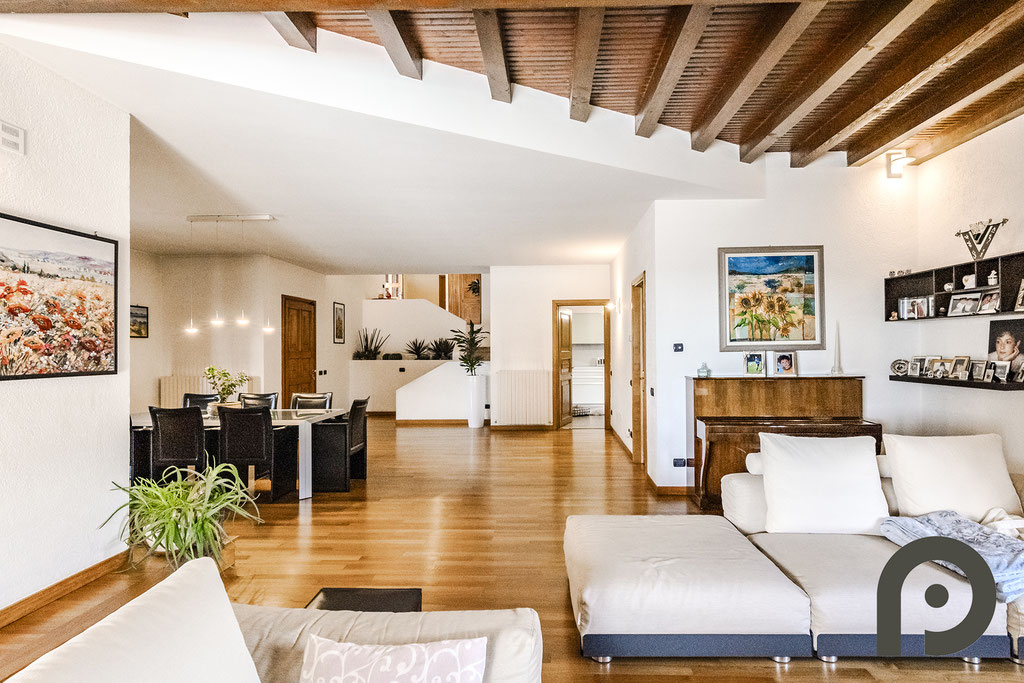 Cermenate - Villa unifamilare con piscina e vista panoramica